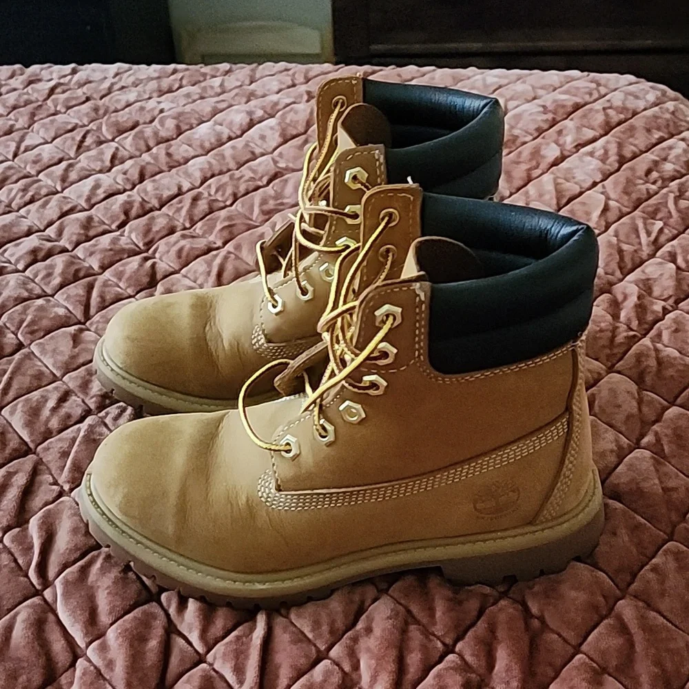 Timberland boots 6.5M - Picture 2 of 6
